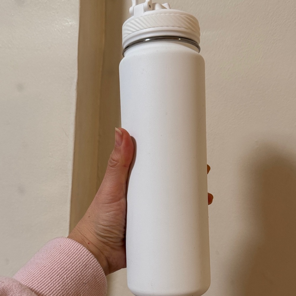 Lululemon Back to Life Sport engraved “Katherine” Bottle 24oz Straw (used once) - Picture 4 of 7